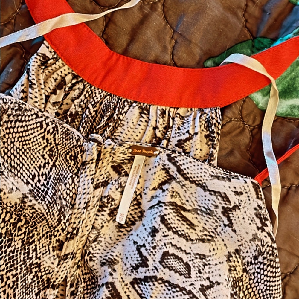🛍️THRIFTED🛍️Free People Backless Reptile Tank - Picture 4 of 6